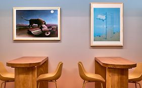 Now Now Noho (Adults Only)